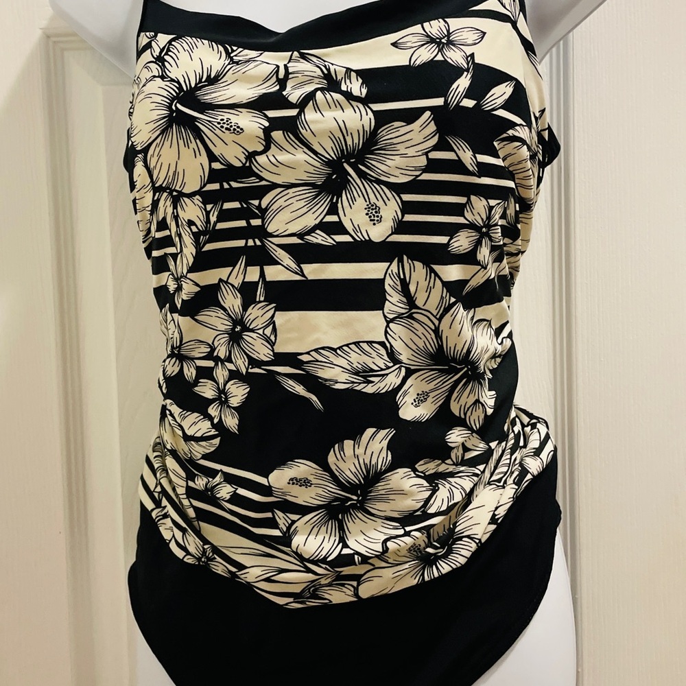 Christina floral one-piece sz (guess) 10 Gently used
